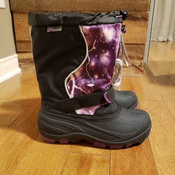 Brand new Absolute Canada kids' winter boots - Picture 2 of 14